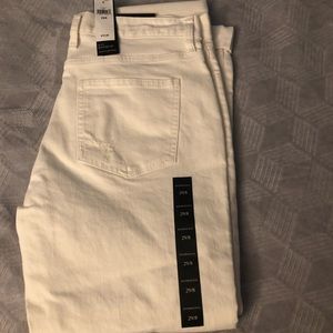 White boyfriend jeans